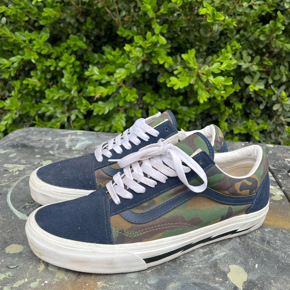 Vans Sneakers Size 9.5 men’s 11 women’s